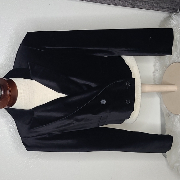 Jacket Size 12 Black Velvet Exaggerated Shoulders Double Breasted Goth Trend Fun - Picture 1 of 7